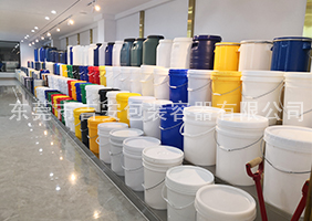 骚屄空姐吉安容器一楼涂料桶、机油桶展区